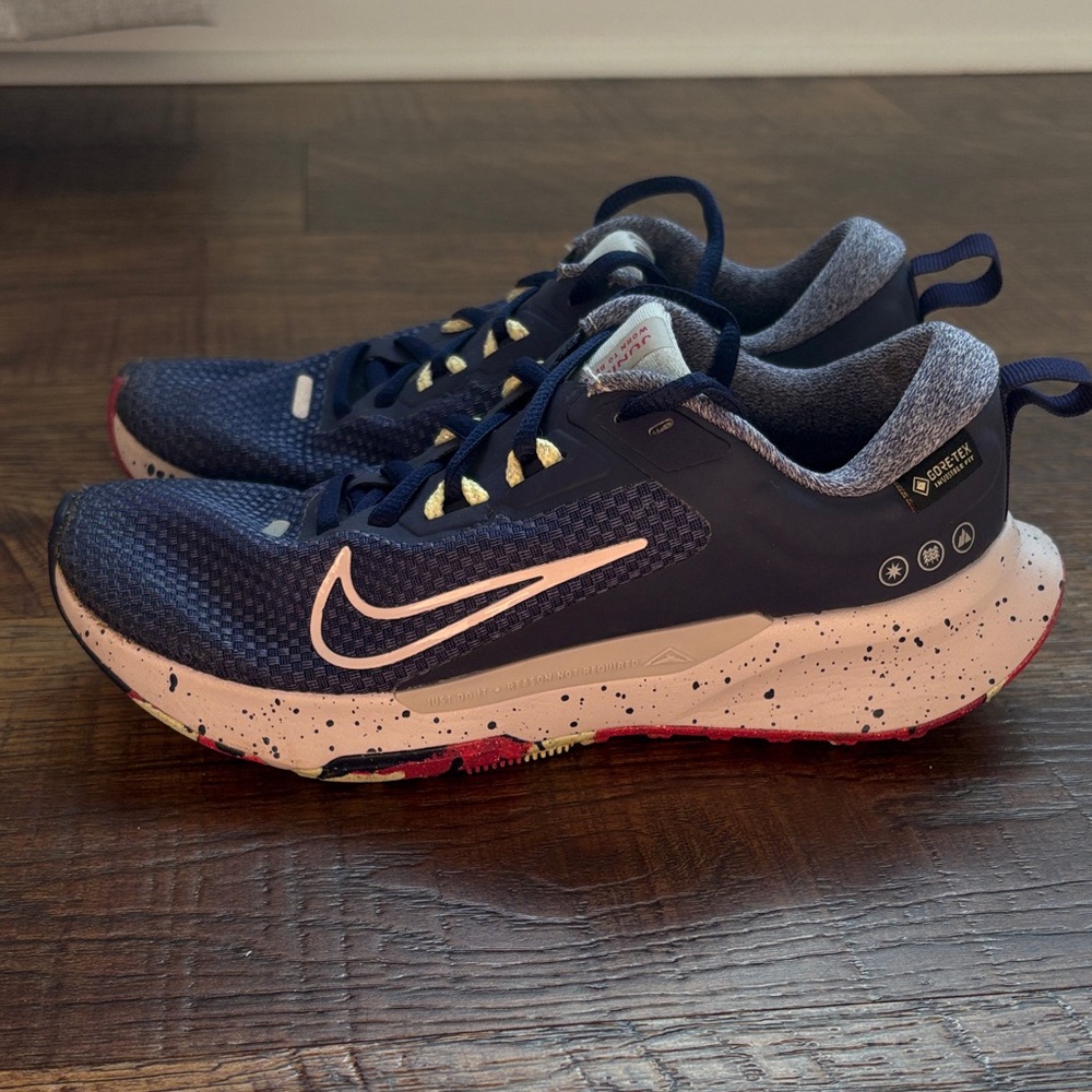 Nike Juniper Trail 2 GORE-TEX Women's Waterproof Trail Running Shoes